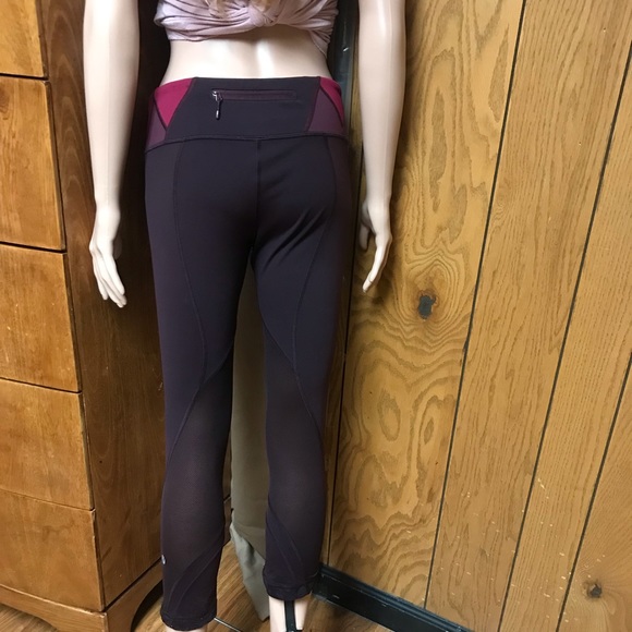 Lululemon Run Inspire Crop Burgundy Size 8 - Picture 4 of 13